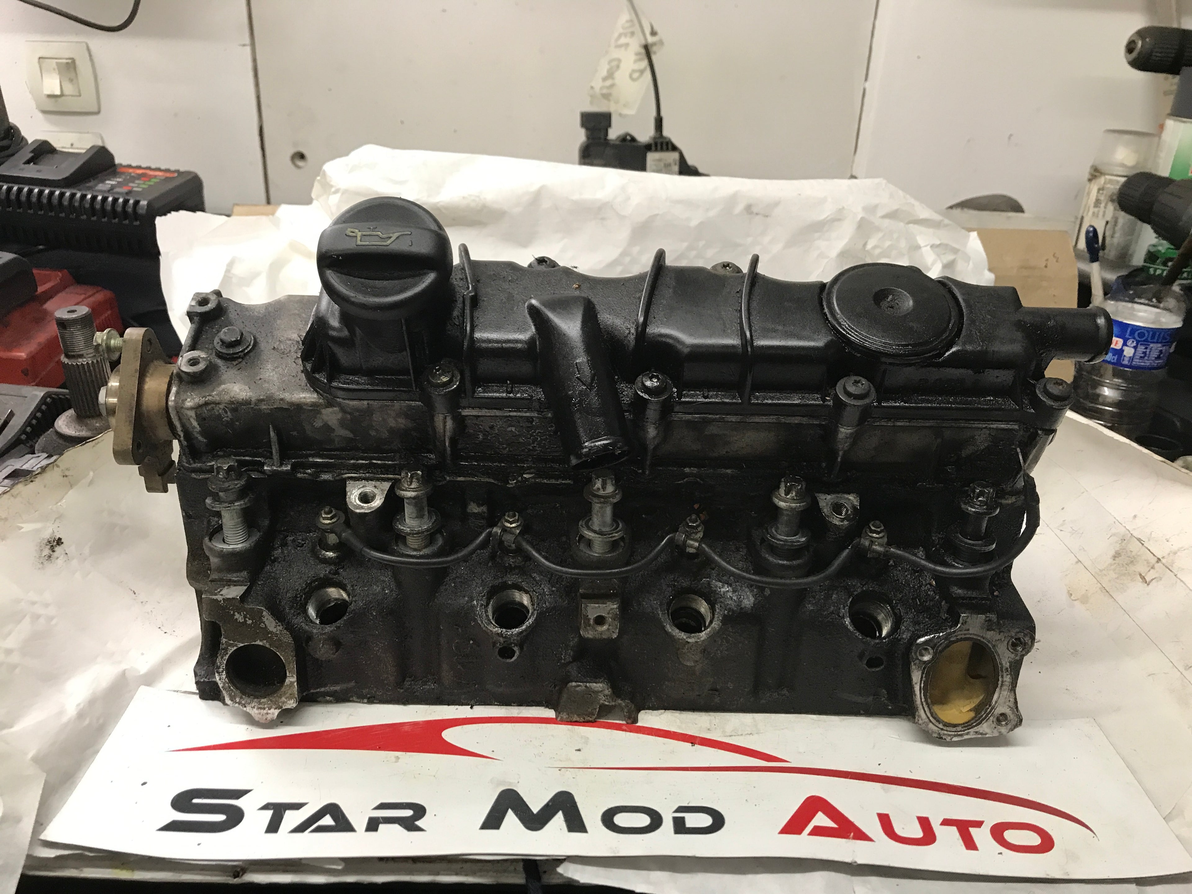 culasse moteur complète  Peugeot Citroën 1.9d  dw8 année 2000