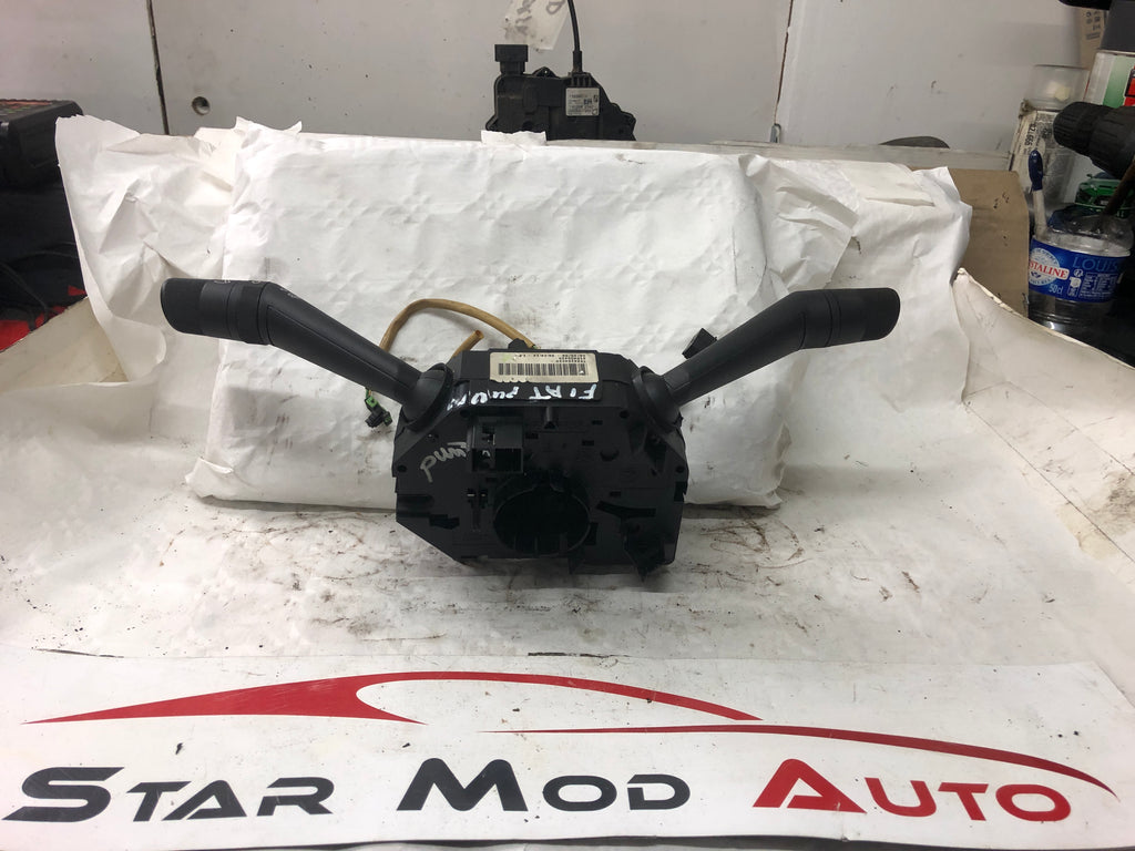commodo com 2000 fiat grand Punto  1.3 cdti année 2006
