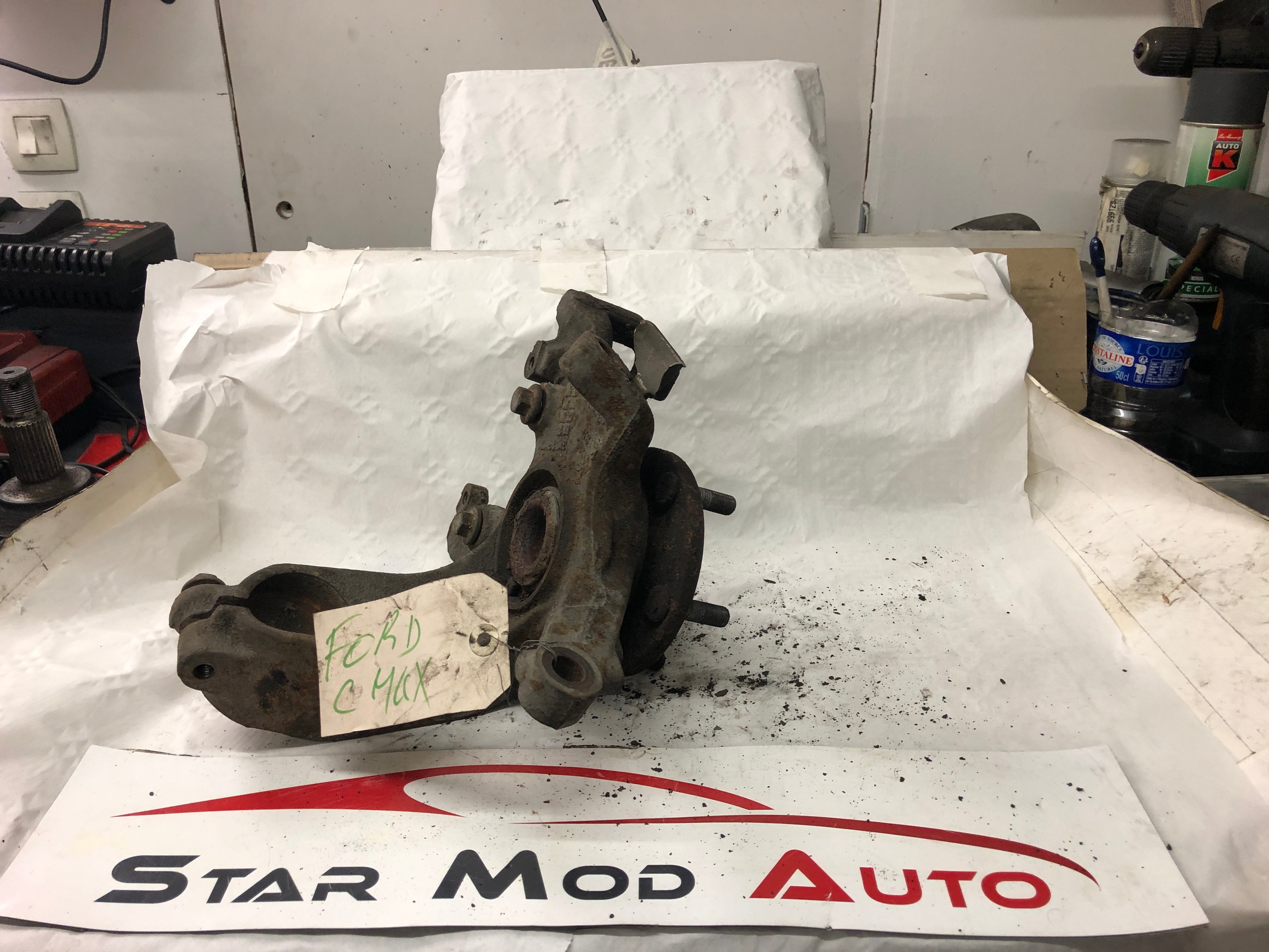 moyeu de roue avant gauche et droit Ford c max 1.6 tdci année 2007
