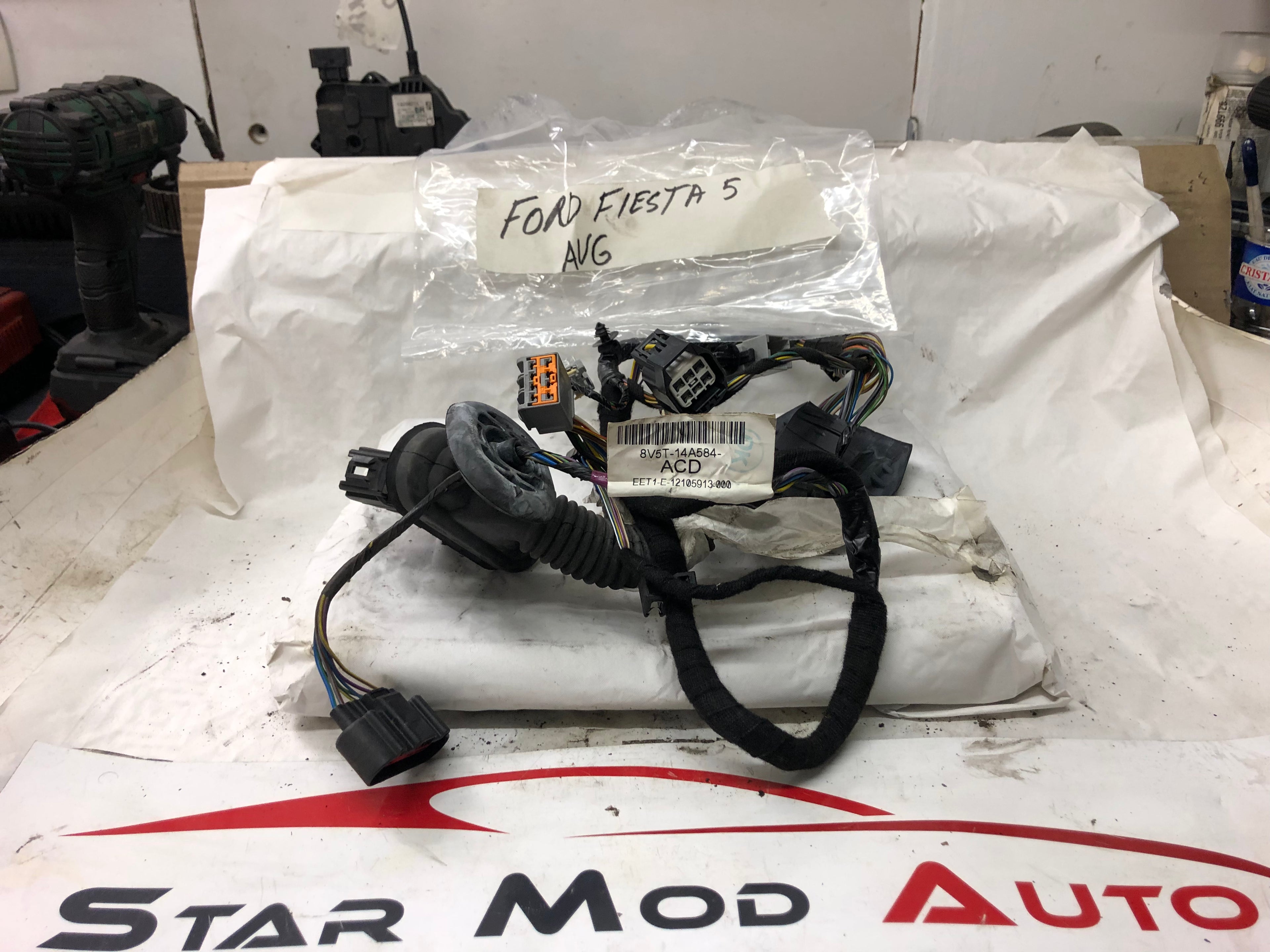 faisceau de portes avant gauche Ford fiesta 5 année 2007 ref 8V5T-14A584