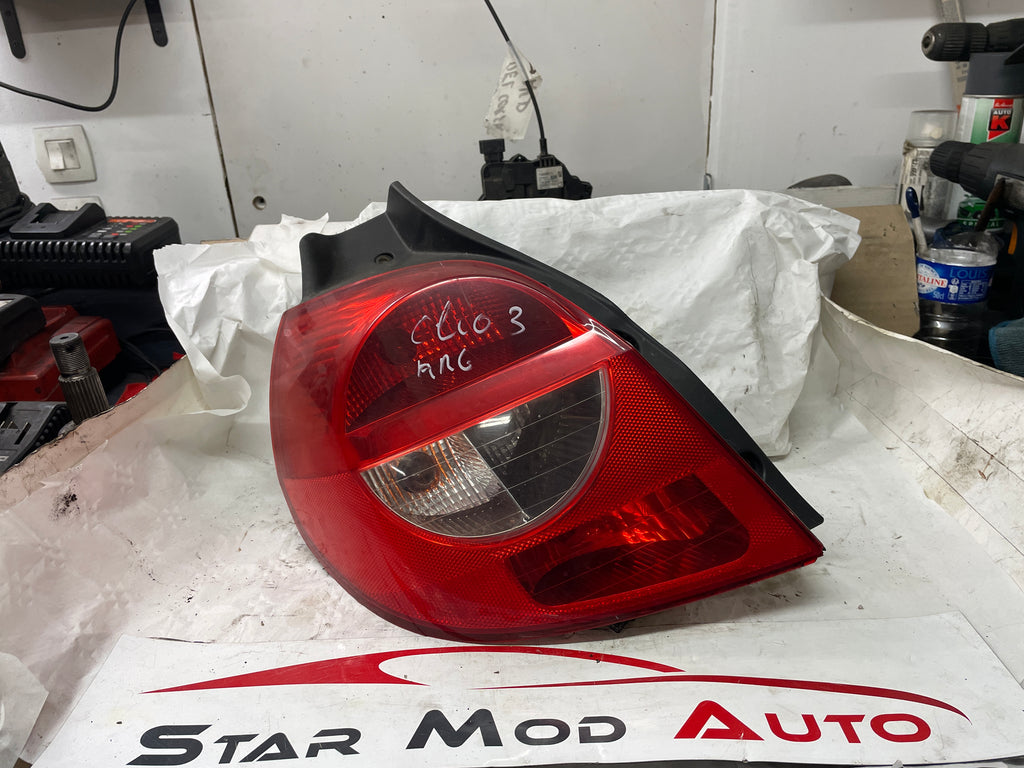 feux arrière gauche arrière droit Renault Clio 3 année 2006