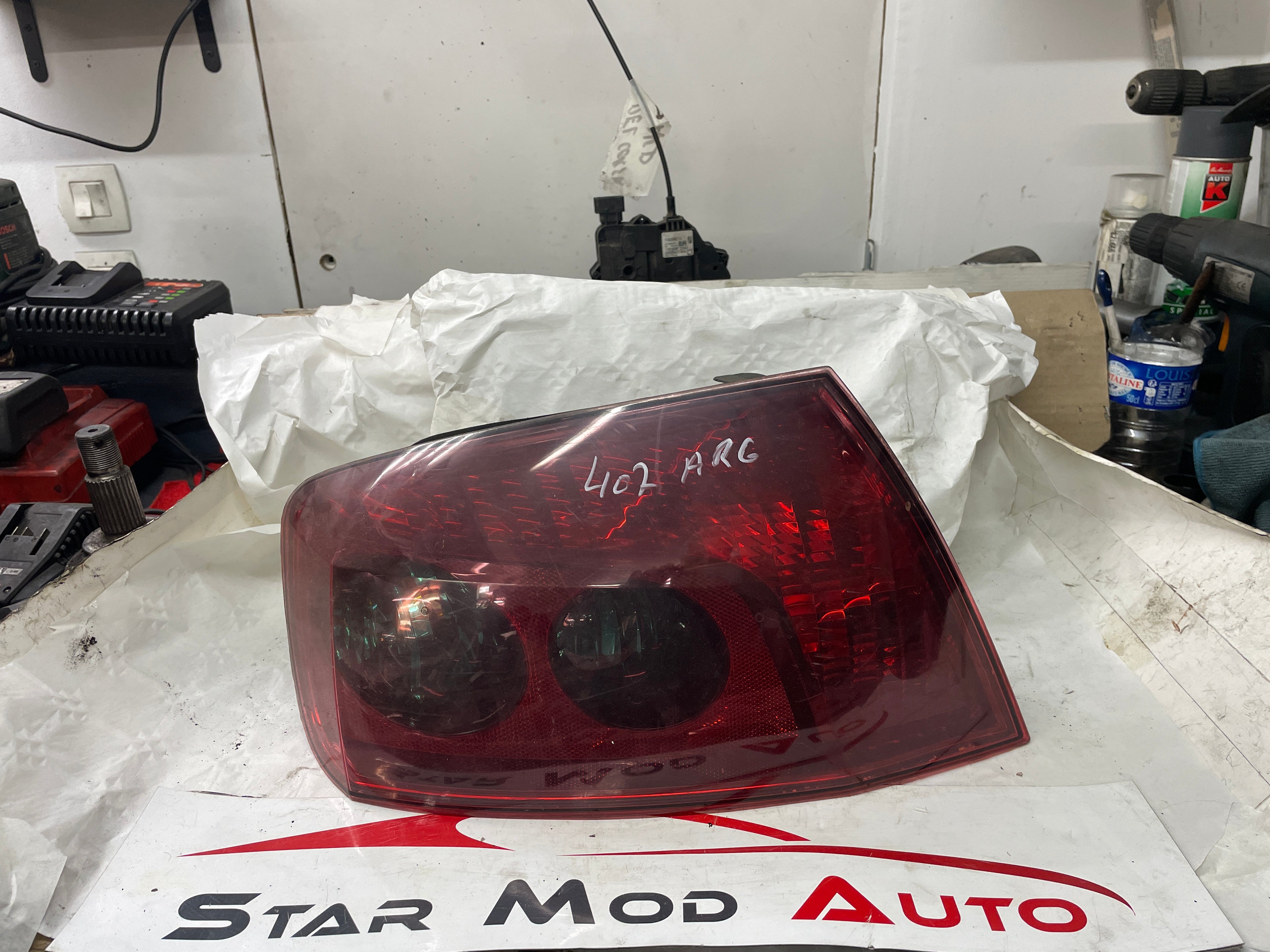 feux arrière gauche arrière droit Peugeot 407 phase 1 année 2005