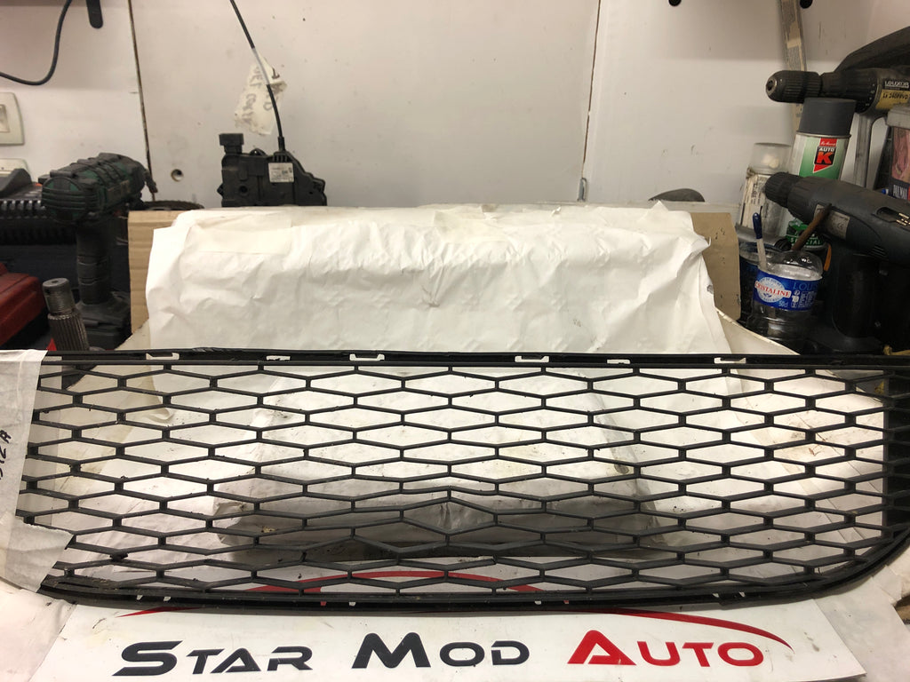 grille de par choc avant inferieure Seat Ibiza année 2012