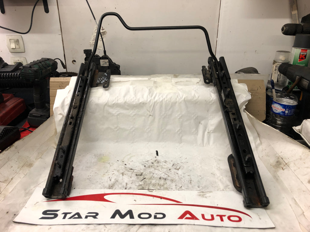 rail de siège avant gauche Renault Clio 3 année 2008