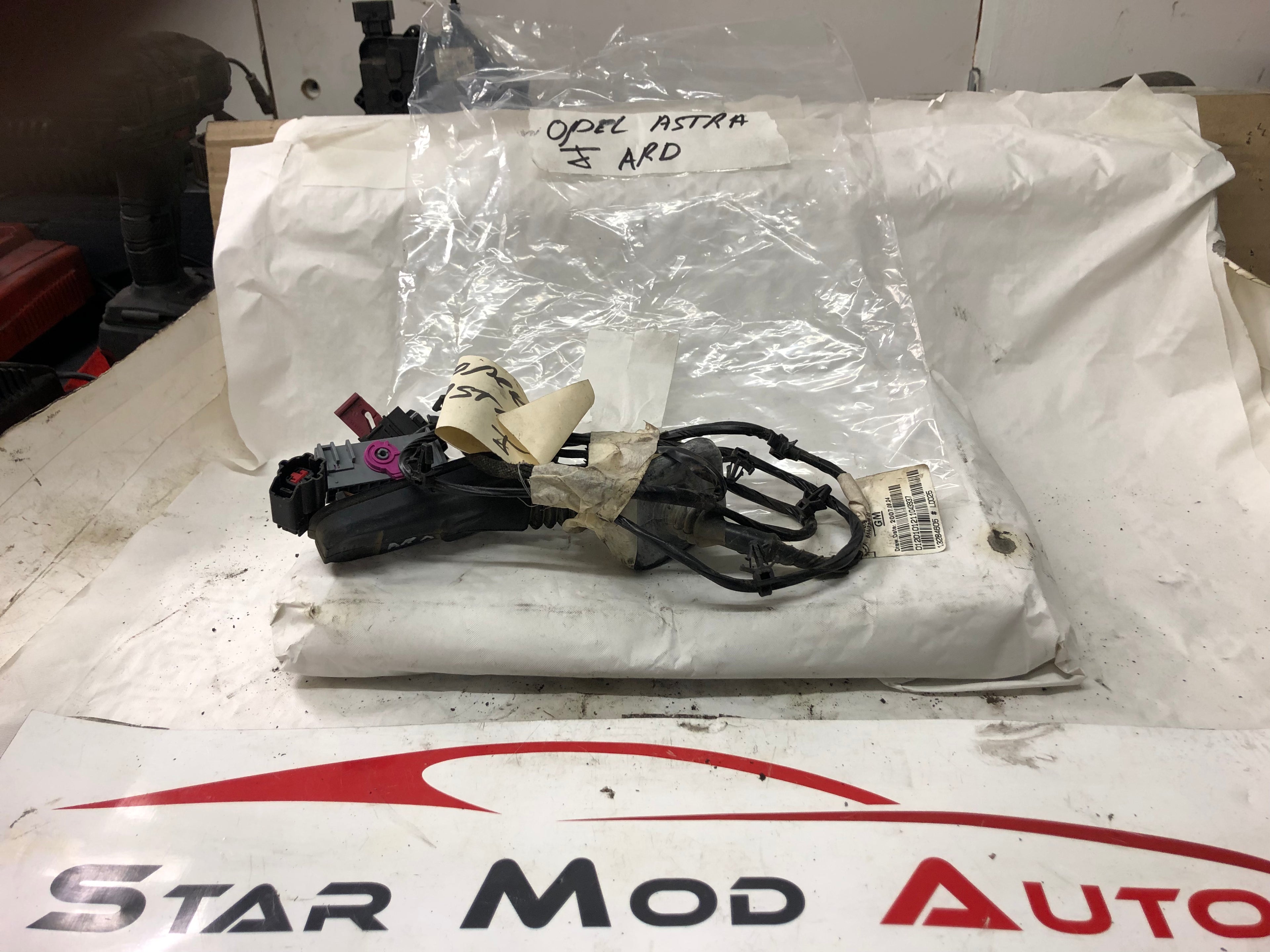 faisceaux de porte arrière droit Opel Astra j année 2012