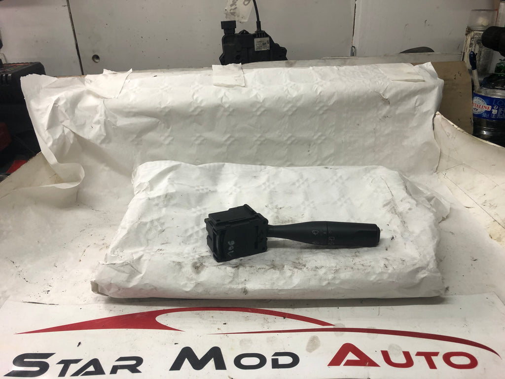 commande essuie glace Peugeot 106 année 2002