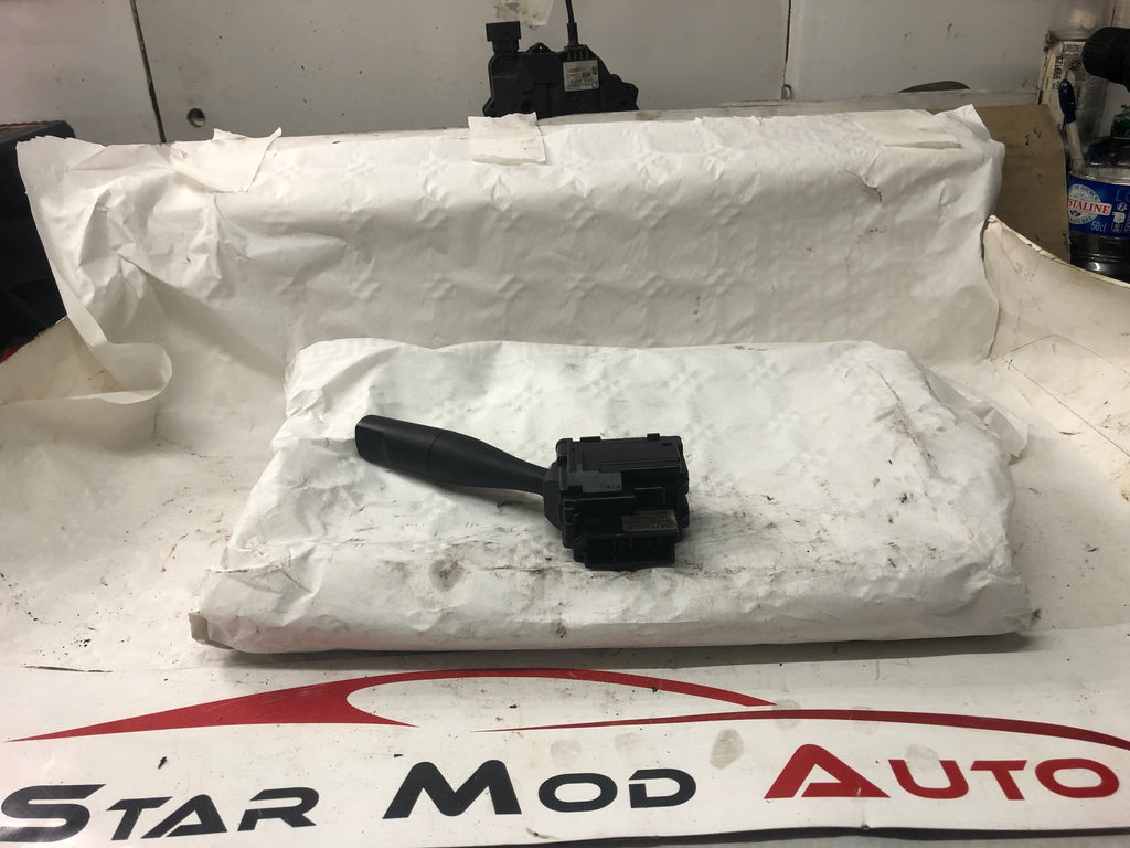 commande essuie glace Peugeot 106 année 2002