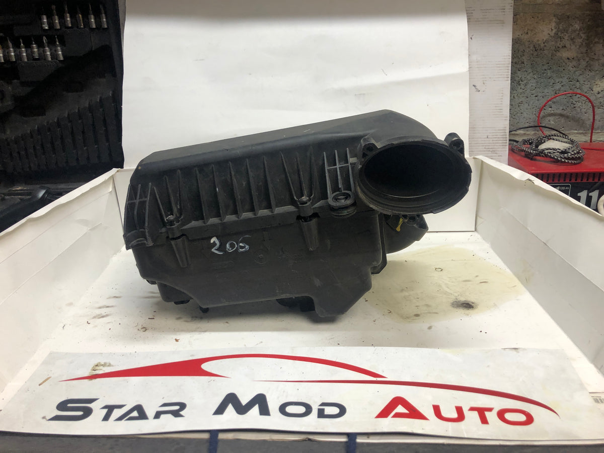 boitier porte filtre a air Peugeot 206 1.4 hdi année 2005
