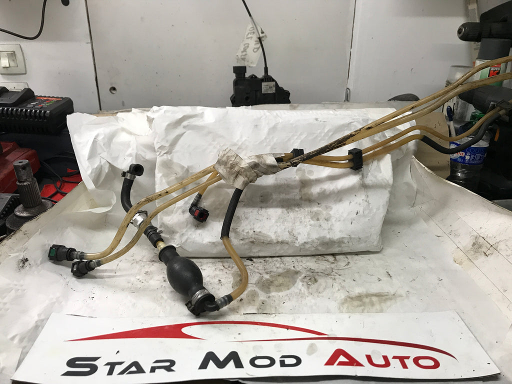 poire injection avec tuyau  d alimentation gasoil  Renault Kangoo 1.5 dci  année 2005