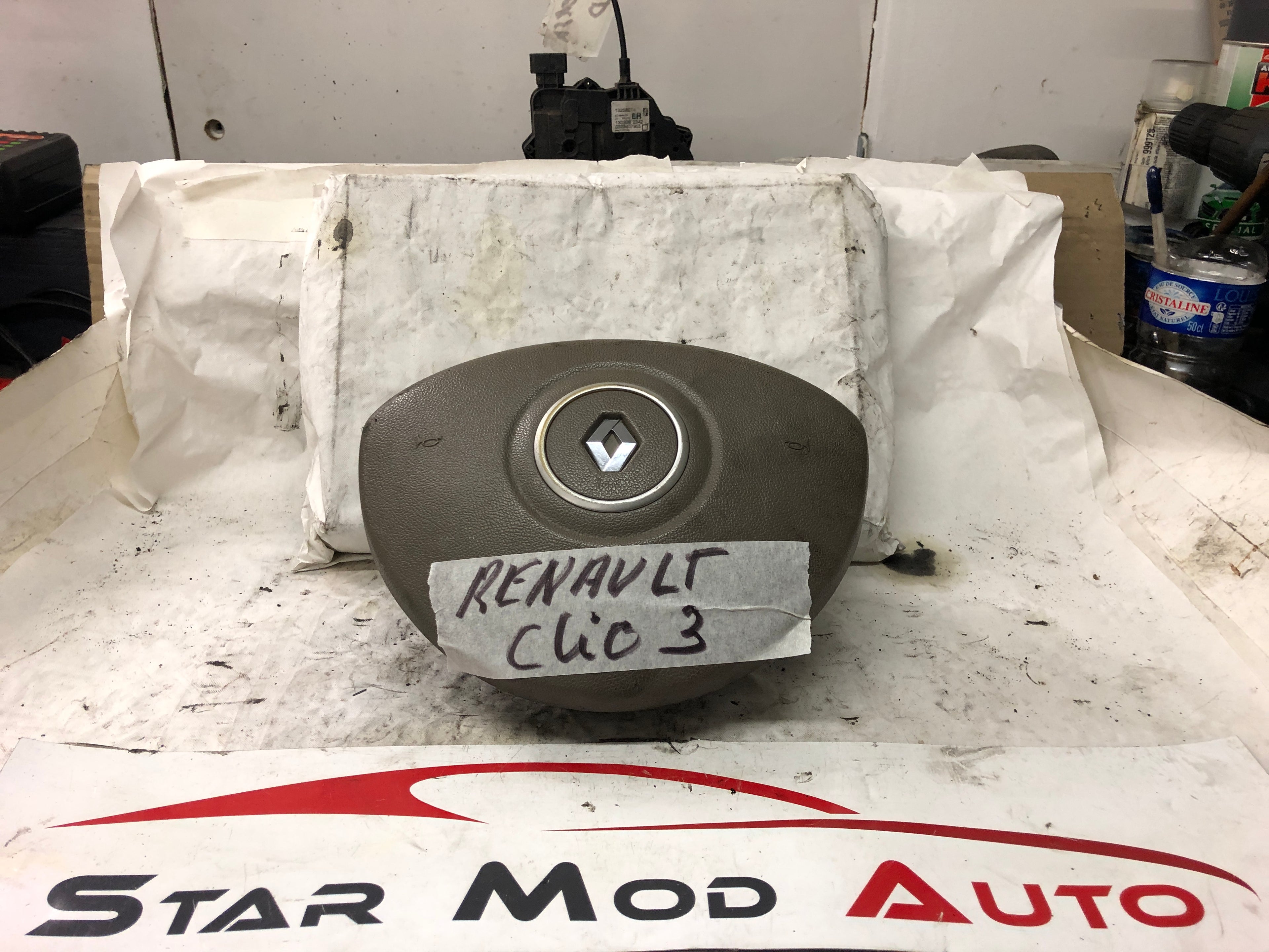 airbag conducteur Renault Clio 3annee 2006 réf 8200406713 A