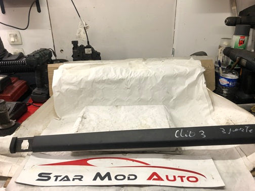 baguette de portes garniture extérieur avant gauche Renault Clio 3  3 portes 2006