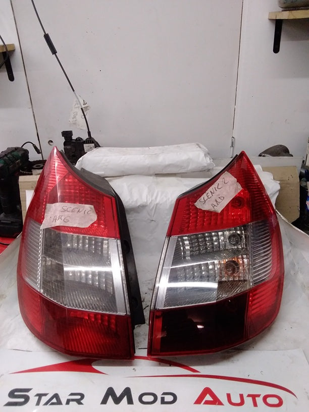 feux arrière gauche arrière droit  Renault Scénic 2 année 2006